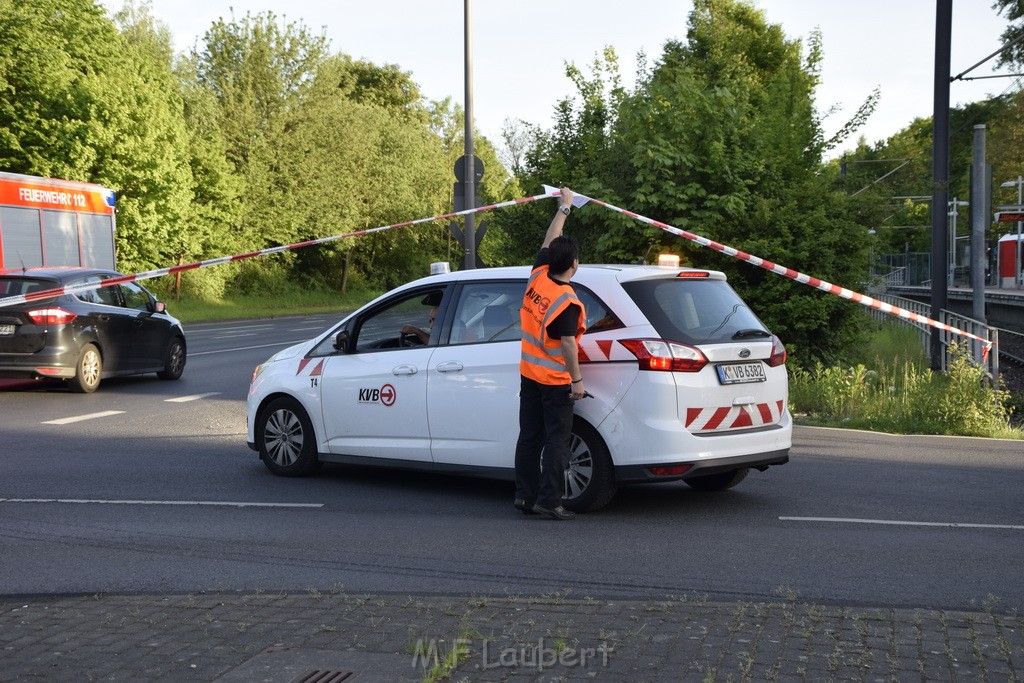 TLF 4 umgestuerzt Koeln Bocklemuend Ollenhauer Ring Militaerringstr P060.JPG - Miklos Laubert